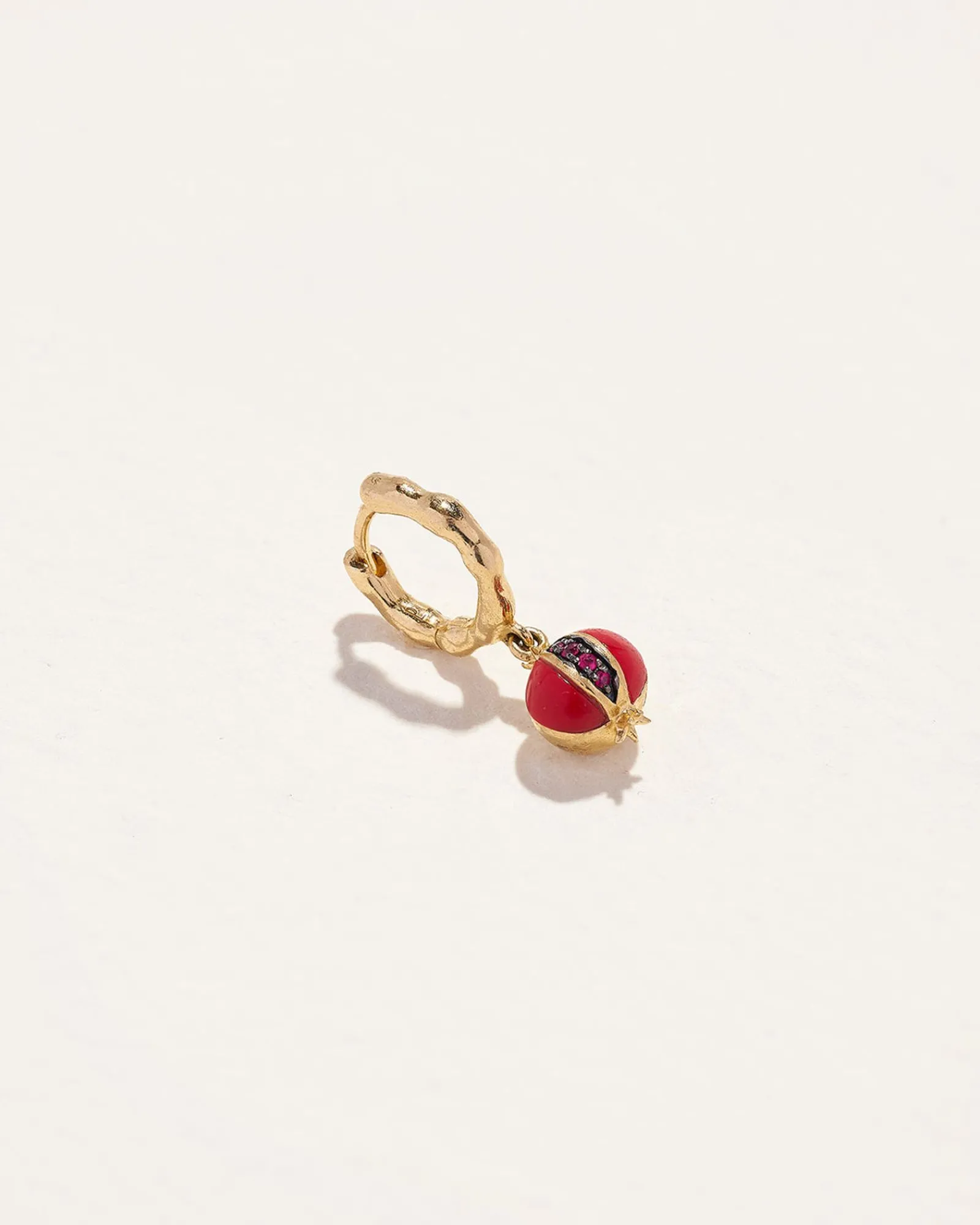 Pamela Love Piercing Jewelry|Inlay Ruby Hera Huggie